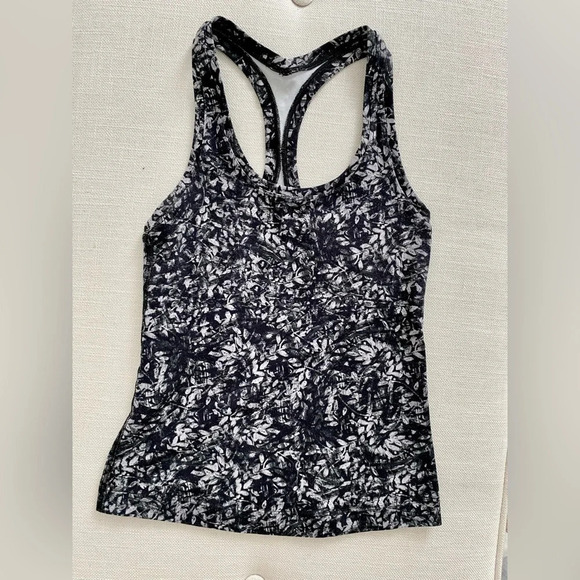 LULULEMON Cool Racerback Nulu Crop Tank Size 0 - Picture 3 of 6